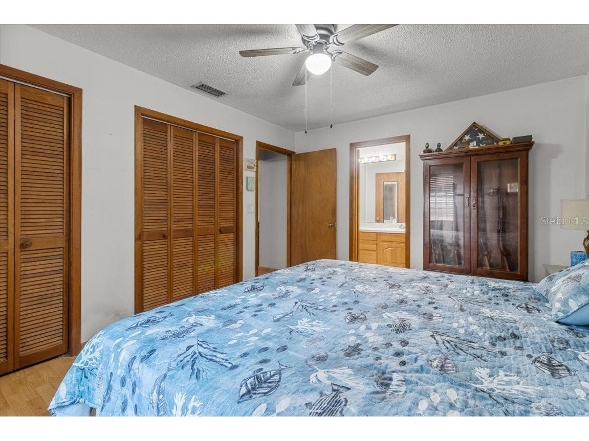 916 Whiteway Drive Brooksville FL 34601 W7877264 image18