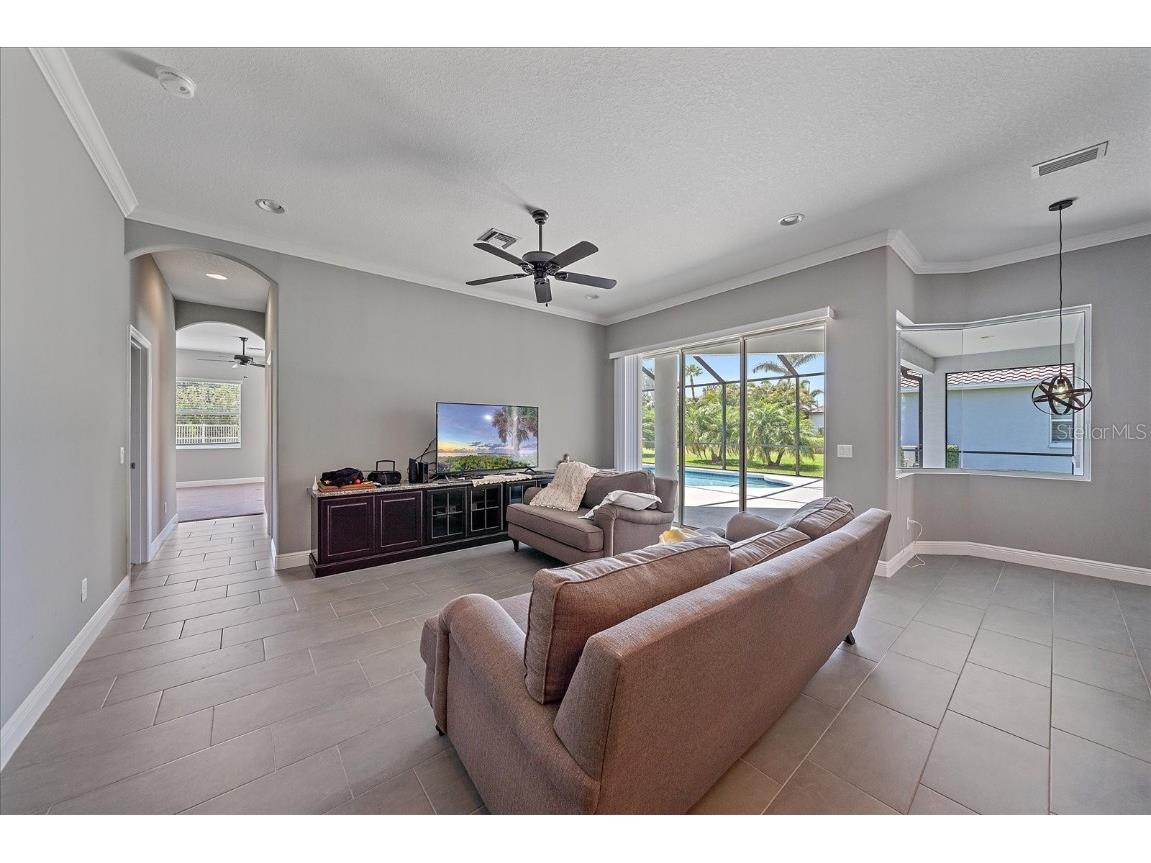 917 145th Street Circle NE Bradenton FL 34212 A4650908 image13