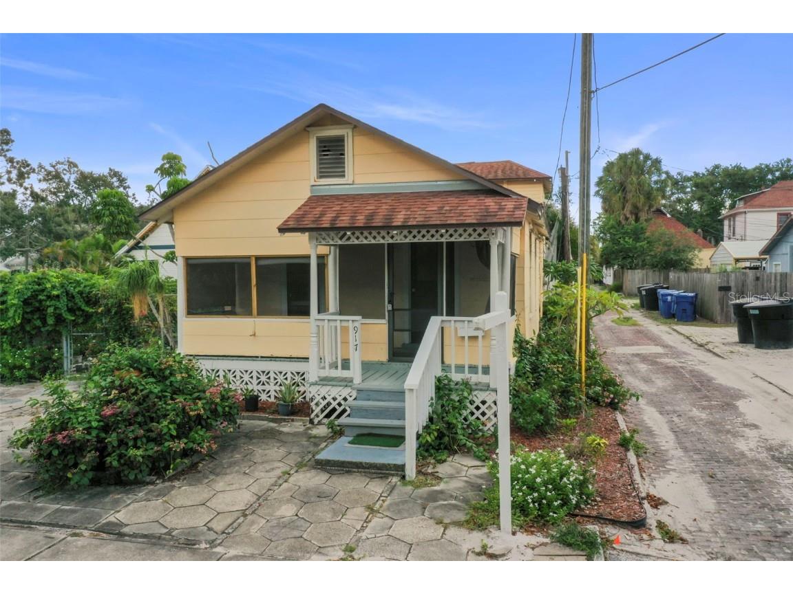 917 Dartmoor Street N Saint Petersburg FL 33701 TB8406833 image1