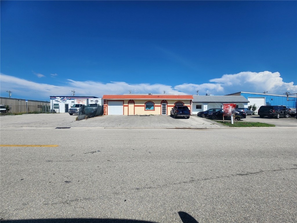 917 SE 13th Avenue Cape Coral FL 33990 C7513949 image1
