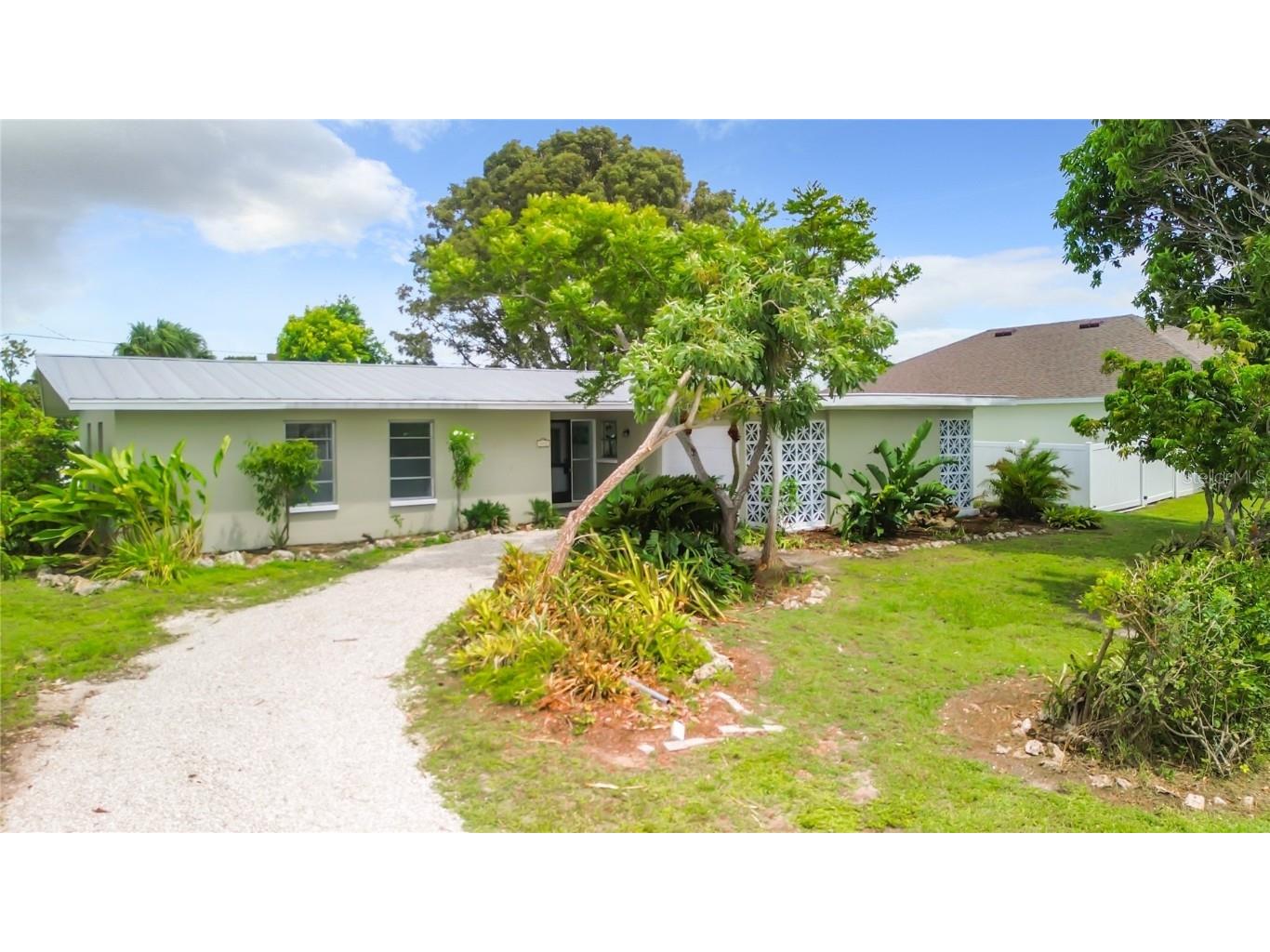 917 SE 25th Lane Cape Coral FL 33904 C7480387 image1