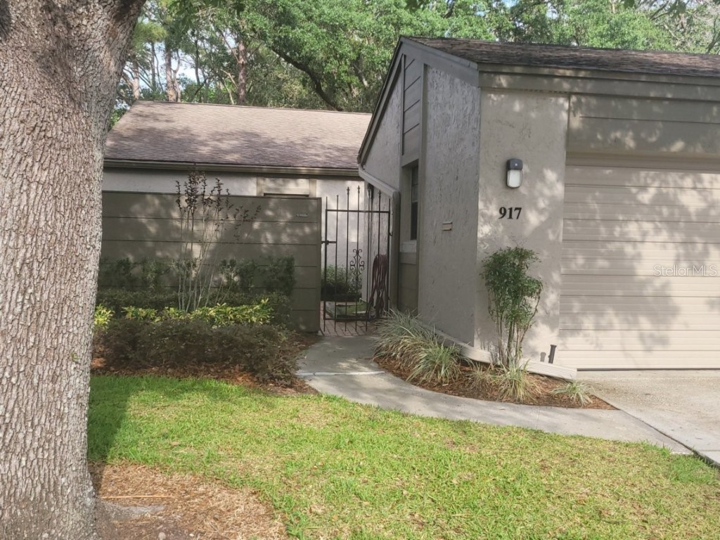 917 Wintergreen Boulevard Fern Park FL 32730 - Lake of The Woods O6103874 image1