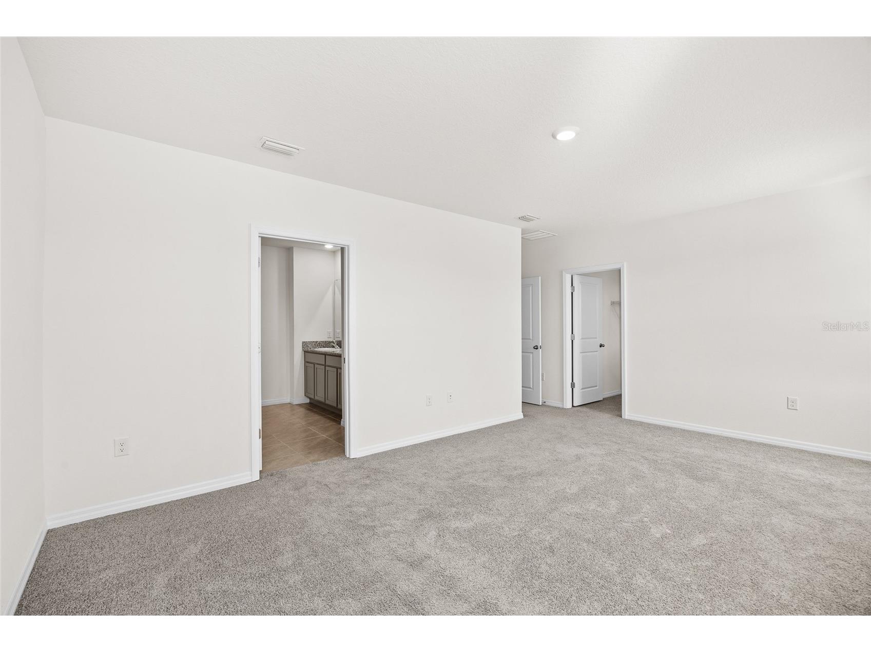 9176 Forge Breeze Loop Wesley Chapel FL 33545 TB8471691 image21