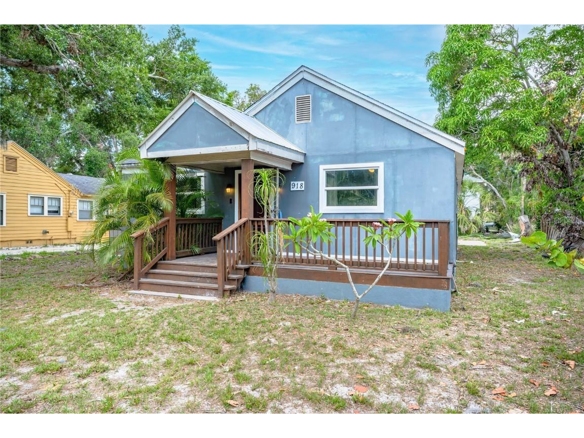 918 17th Street W Bradenton FL 34205 A4573464 image1