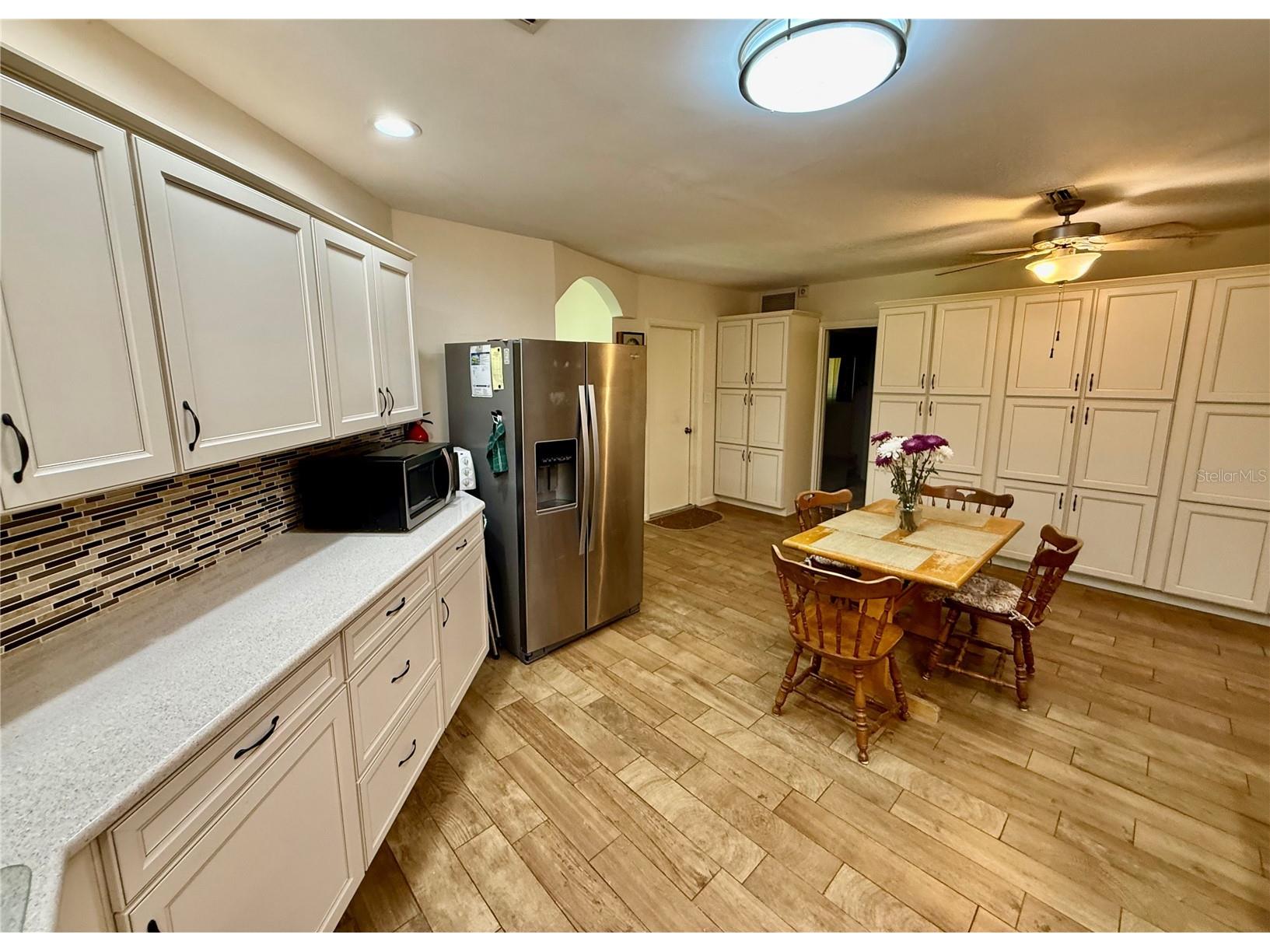 918 Bay Breeze Terrace Largo FL 33770 TB8526639 image12