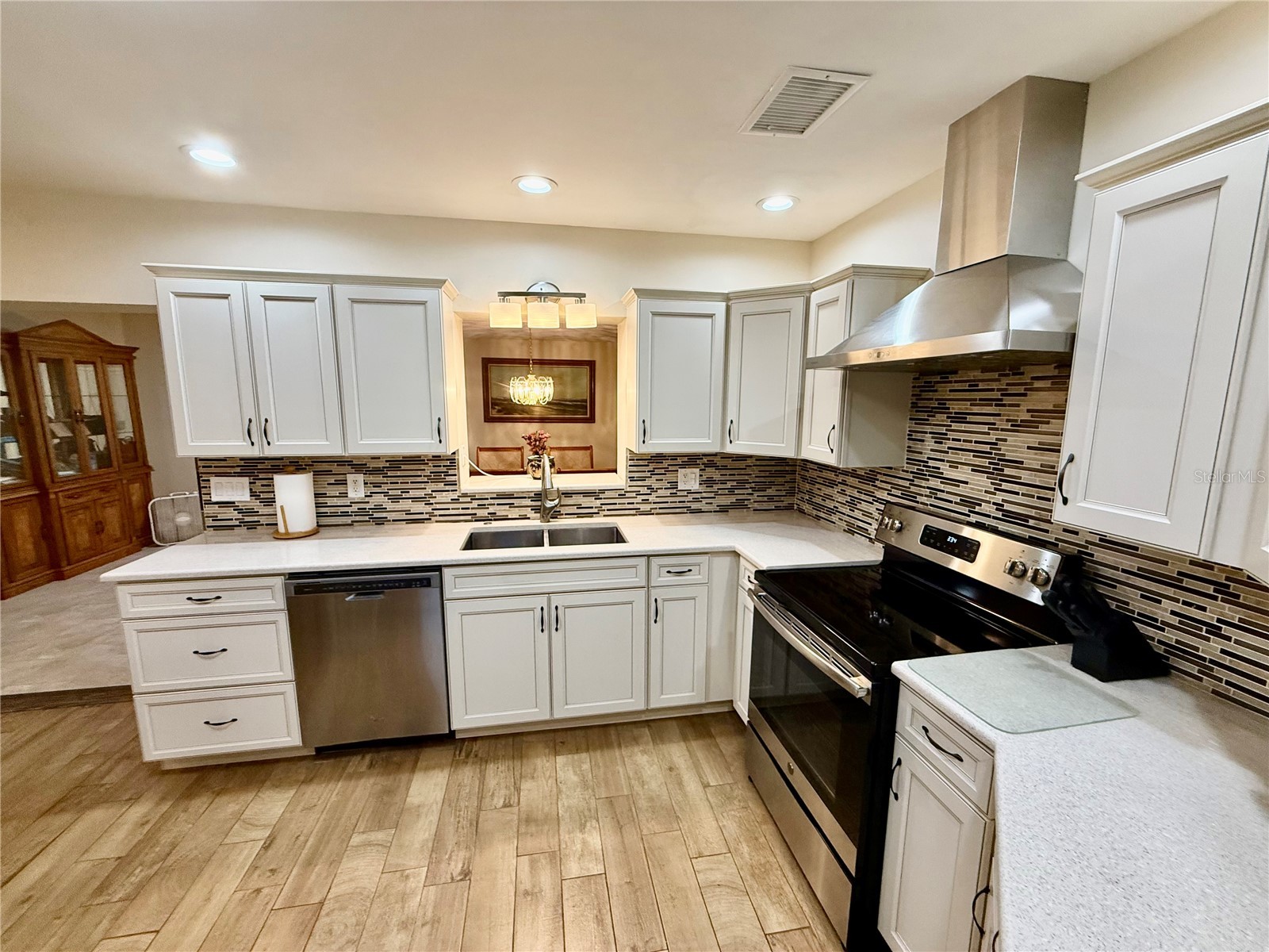 918 Bay Breeze Terrace Largo FL 33770 TB8526639 image13