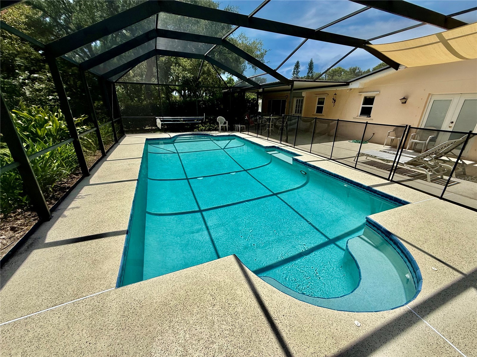 918 Bay Breeze Terrace Largo FL 33770 TB8526639 image3