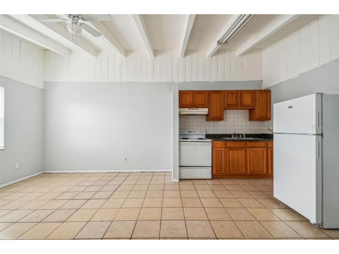 918 E 122nd Avenue Tampa FL 33612 TB8323238 image5