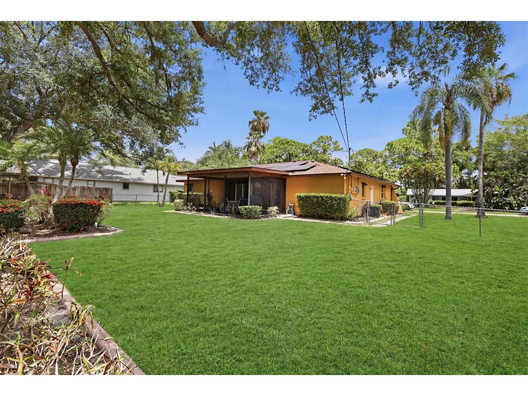 918 Ell Way Sarasota FL 34243 A4699589 image32