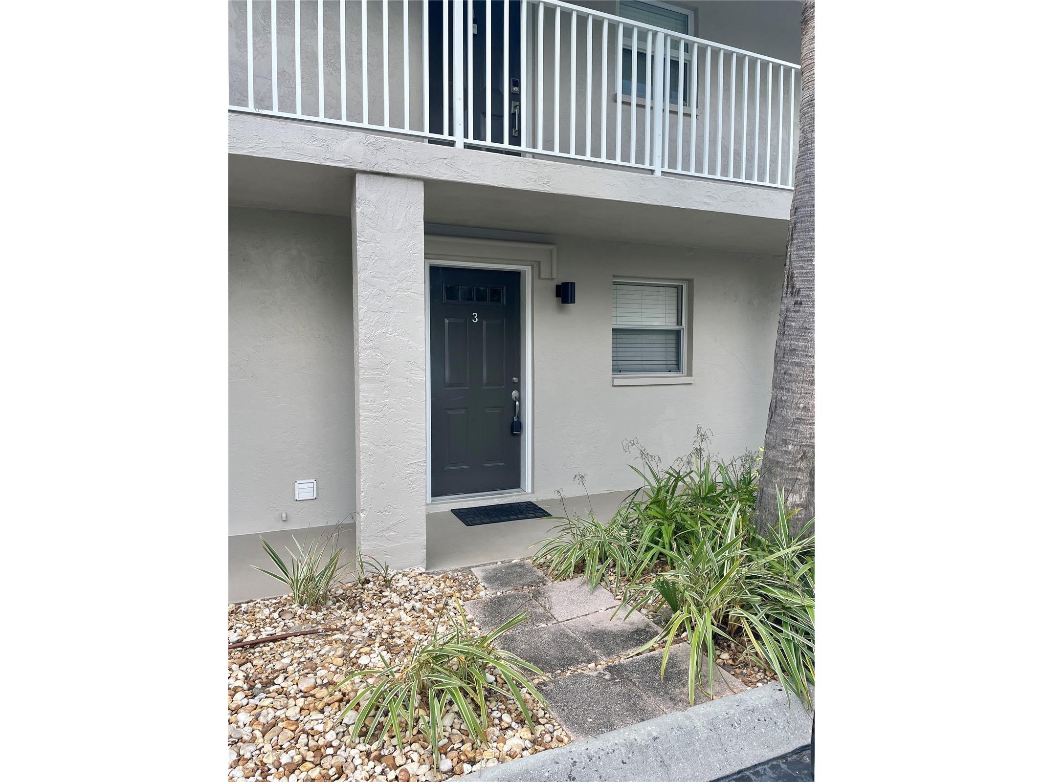 918 La Costa Circle #3 Sarasota FL 34237 A4683613 image2