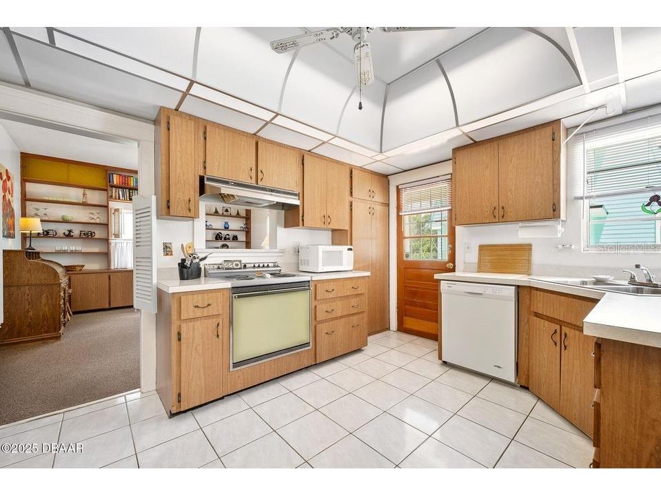 918 N Wild Olive Avenue Daytona Beach FL 32118 FC315570 image10