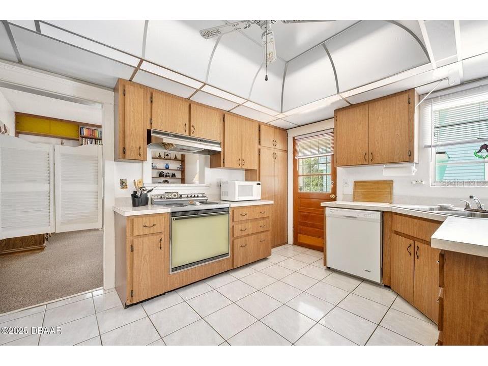 918 N Wild Olive Avenue Daytona Beach FL 32118 FC315570 image11