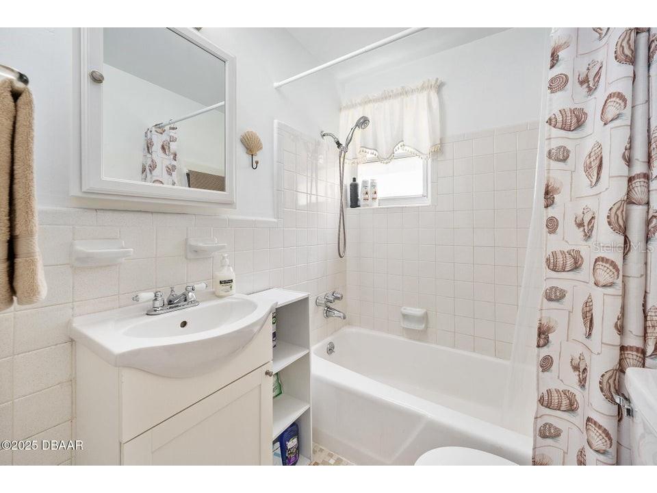 918 N Wild Olive Avenue Daytona Beach FL 32118 FC315570 image22