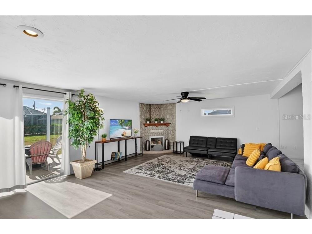 918 SE 35th Street Cape Coral FL 33904 C7525879 image11