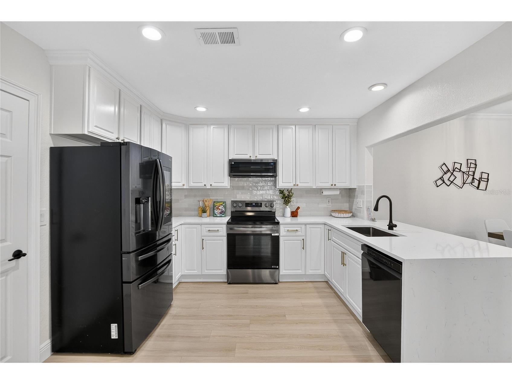 918 Woodbridge Court Safety Harbor FL 34695 TB8481400 image12