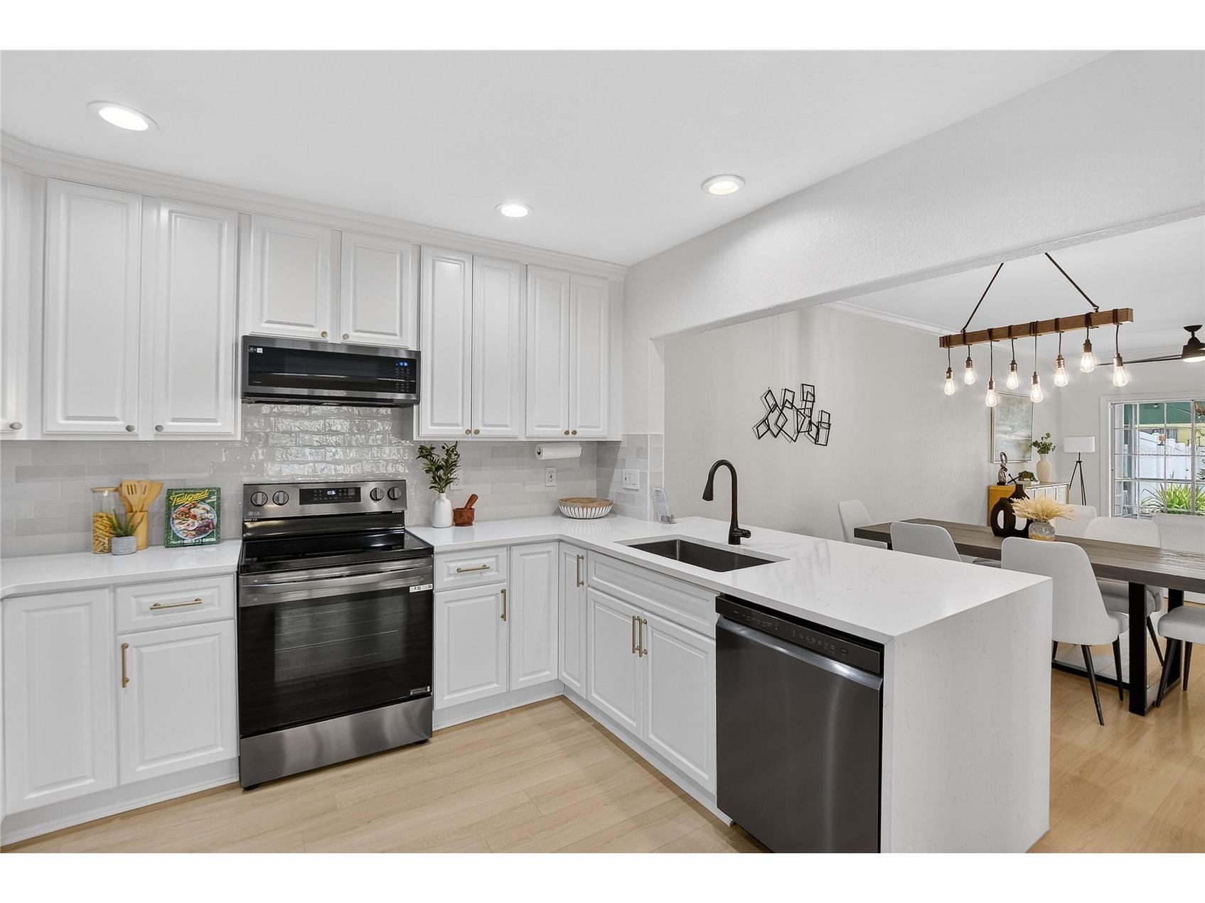 918 Woodbridge Court Safety Harbor FL 34695 TB8481400 image15