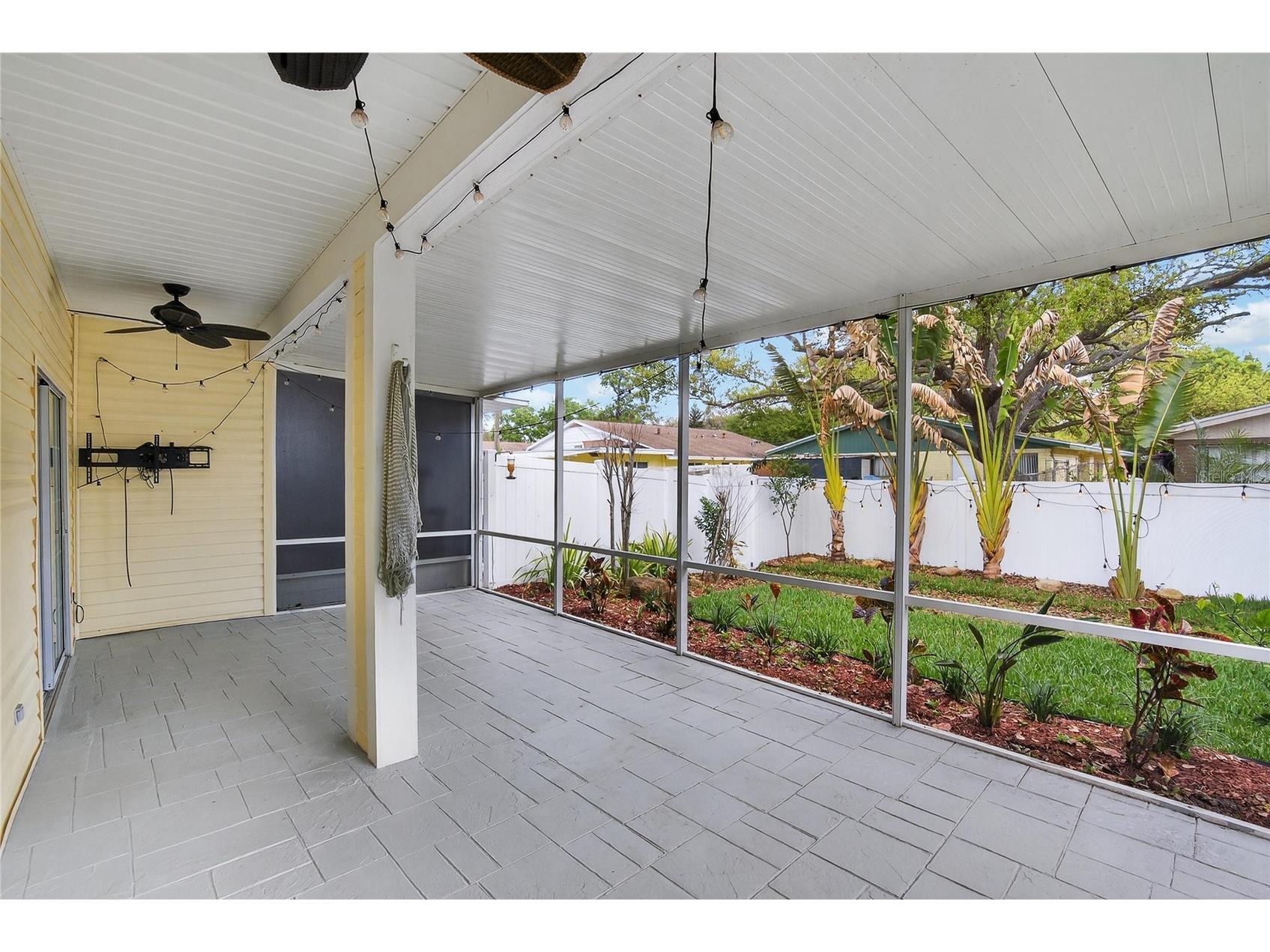 918 Woodbridge Court Safety Harbor FL 34695 TB8481400 image61