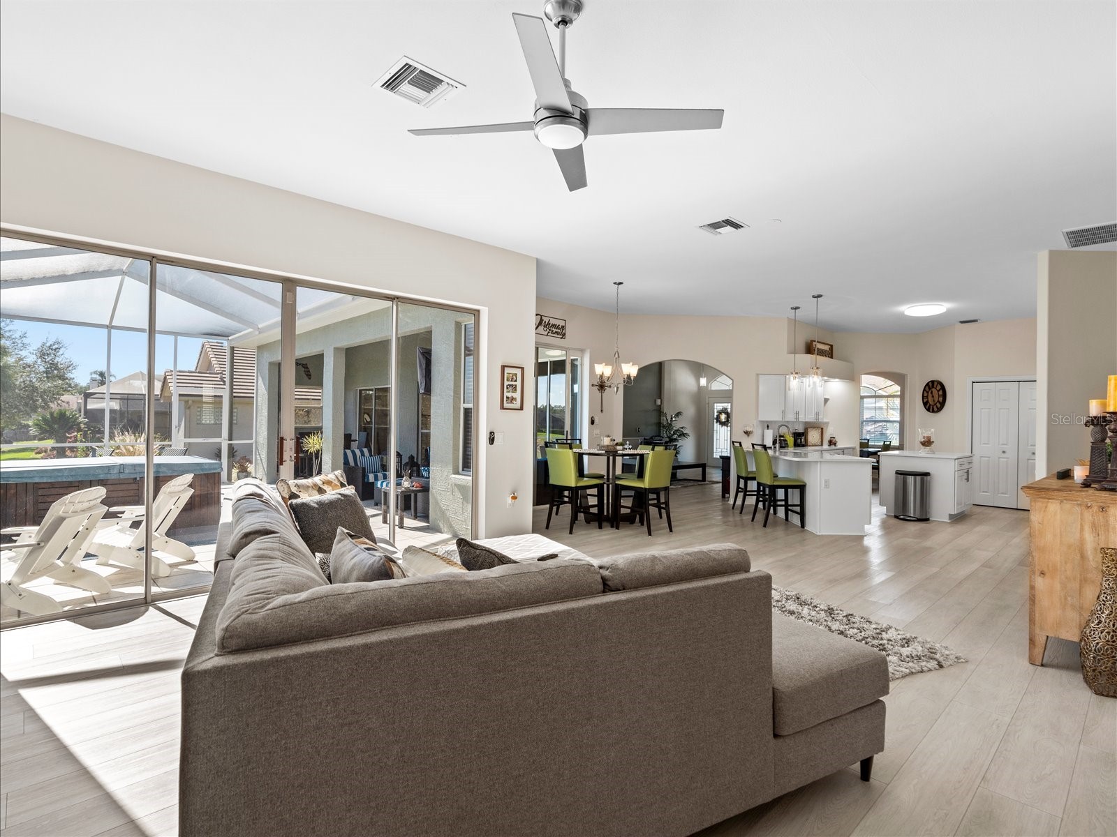 9182 Tarleton Circle Weeki Wachee FL 34613 W7885490 image10
