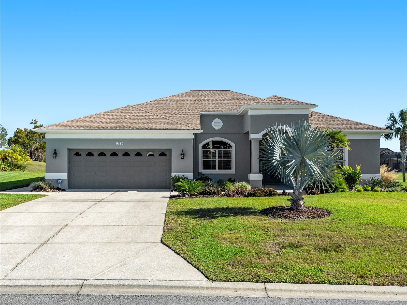 9182 Tarleton Circle Weeki Wachee FL 34613 W7885490 image2