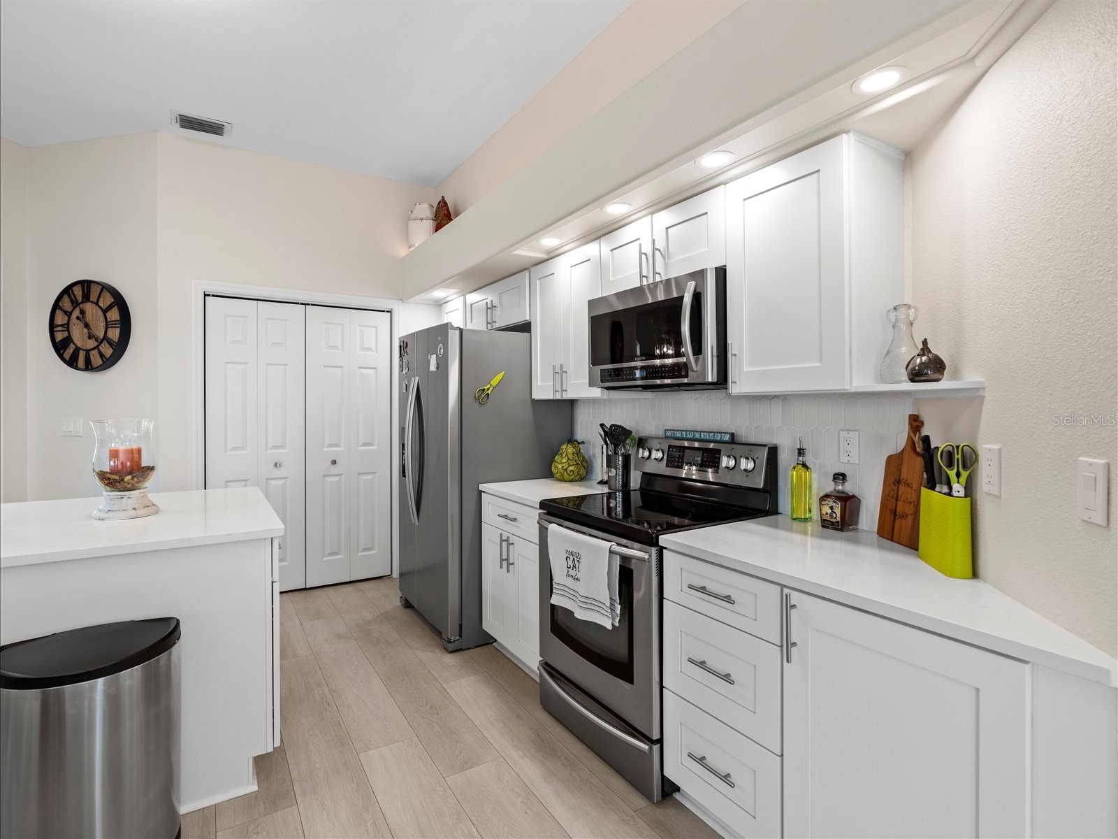 9182 Tarleton Circle Weeki Wachee FL 34613 W7885490 image8