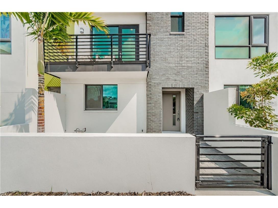 919 Arlington Avenue N Saint Petersburg FL 33705 U8237101 image1