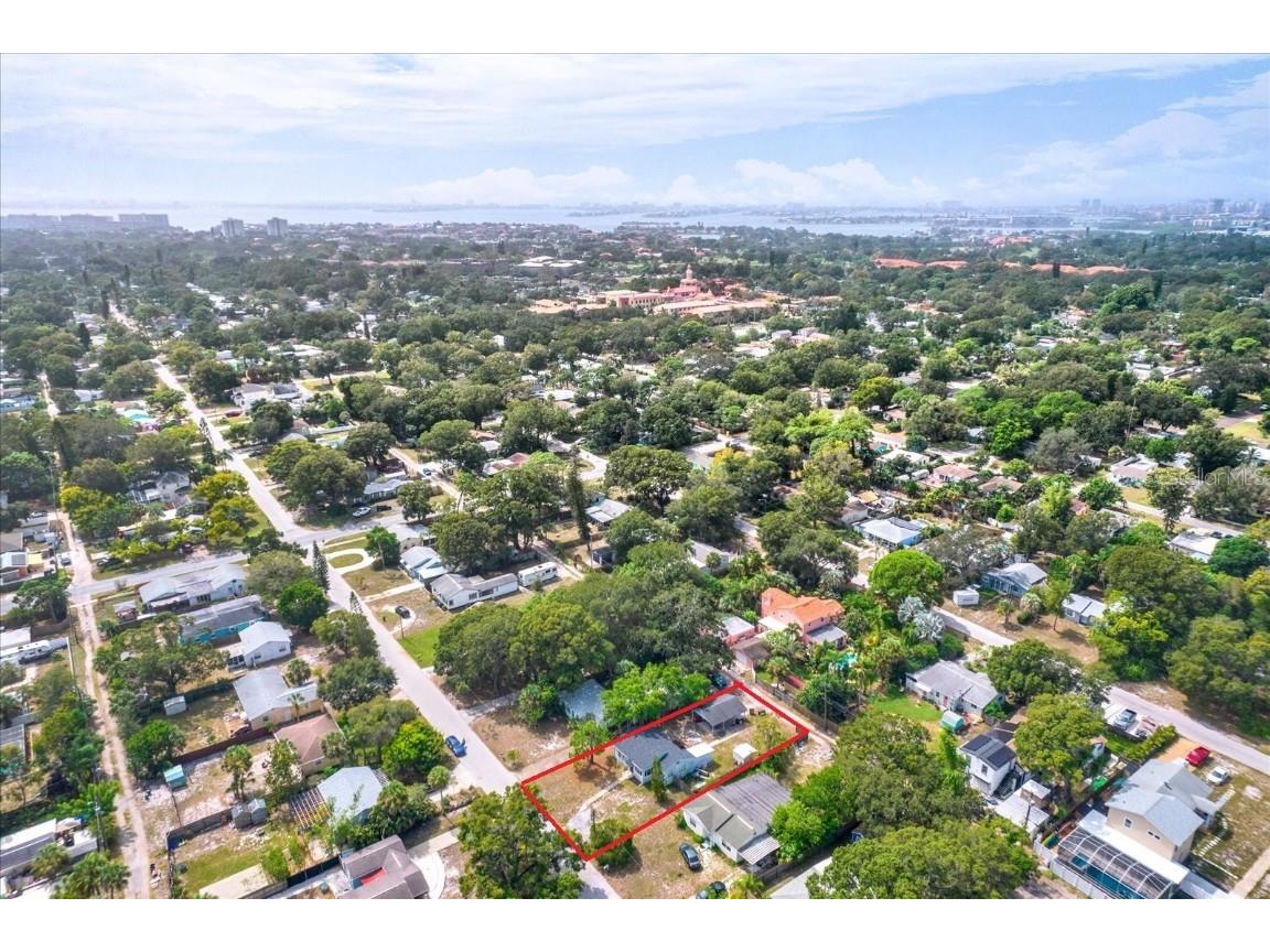 919 Gray Street S Gulfport FL 33707 W7858477 image1