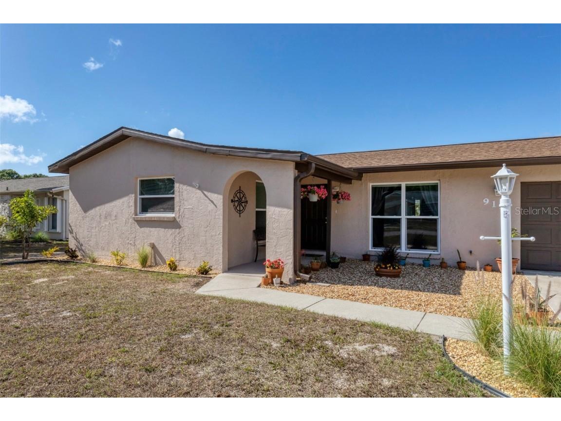 919 Southern Pine Lane Sarasota FL 34243 A4575567 image1