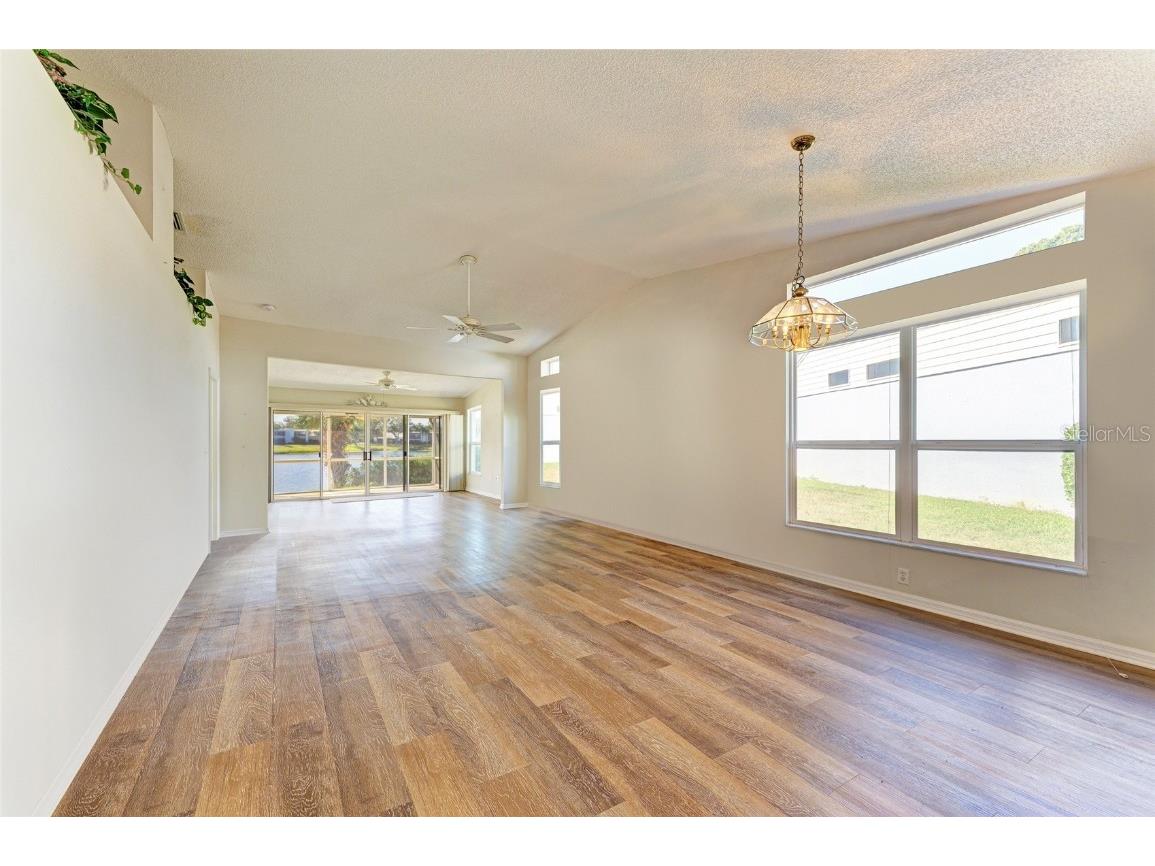 919 Spring Lakes Boulevard Bradenton FL 34210 A4672259 image5