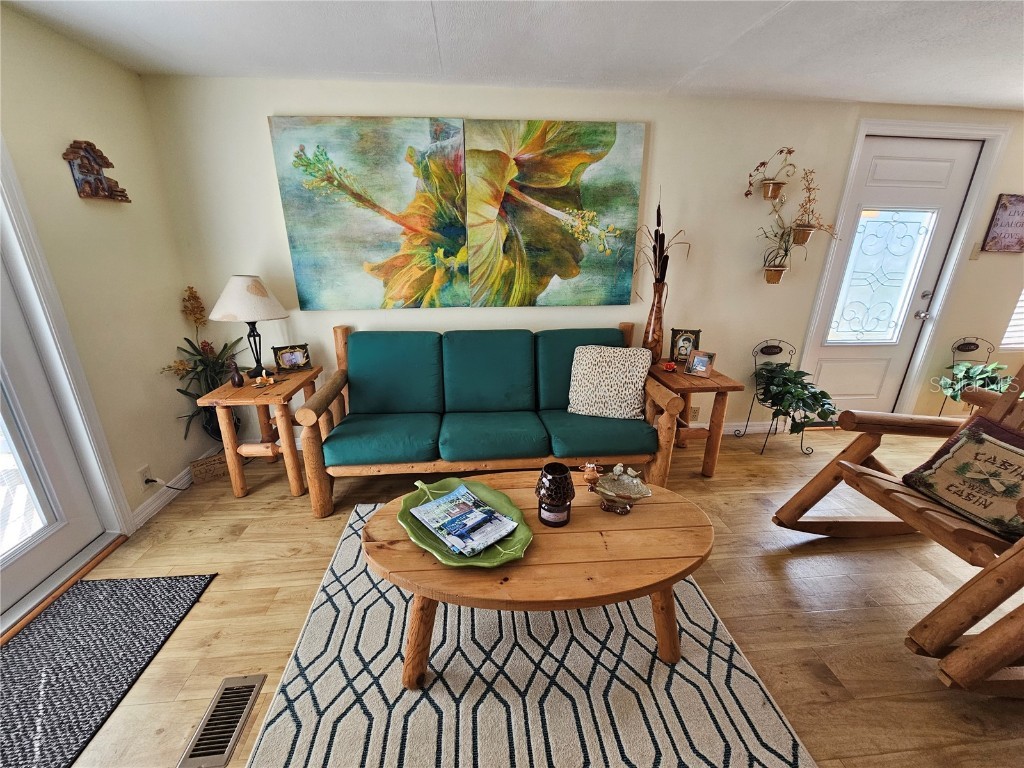 92 Constitution Lane Frostproof FL 33843 P4928988 image3