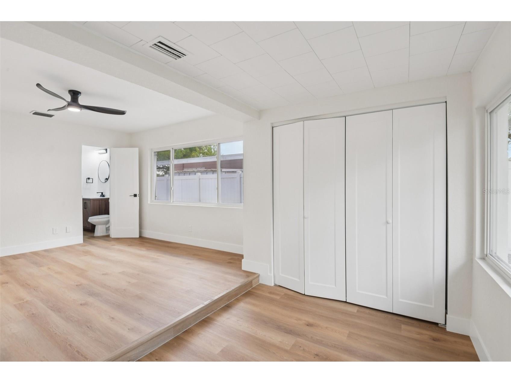 920 43rd Avenue NE Saint Petersburg FL 33703 TB8483798 image12