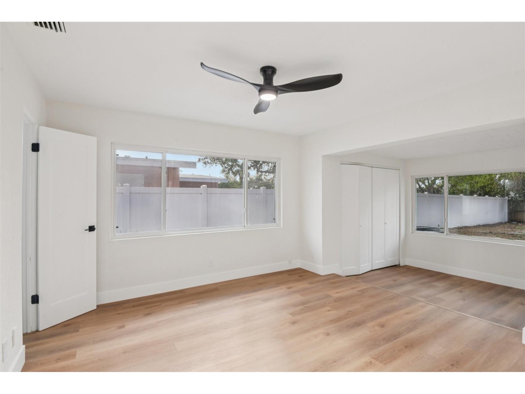 920 43rd Avenue NE Saint Petersburg FL 33703 TB8483798 image4