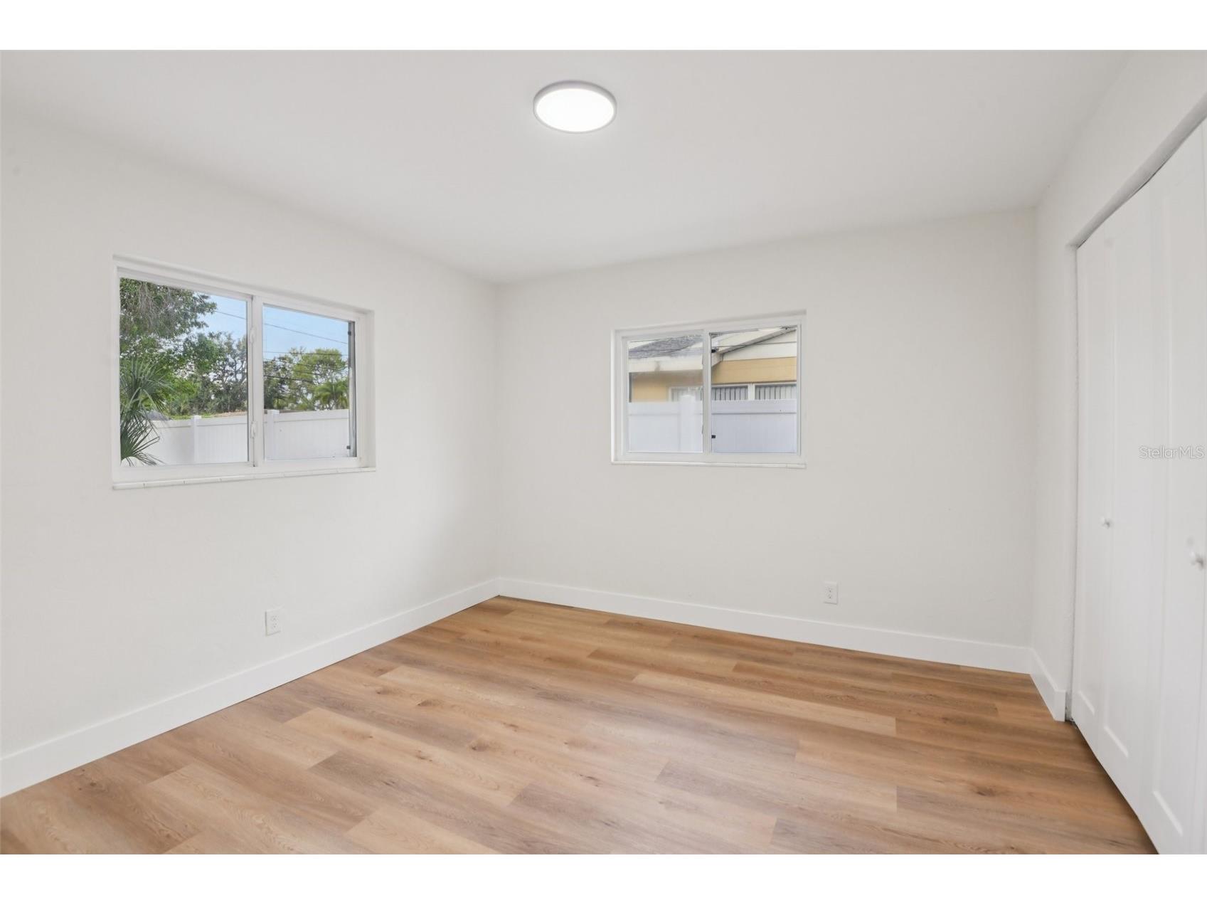 920 43rd Avenue NE Saint Petersburg FL 33703 TB8483798 image6