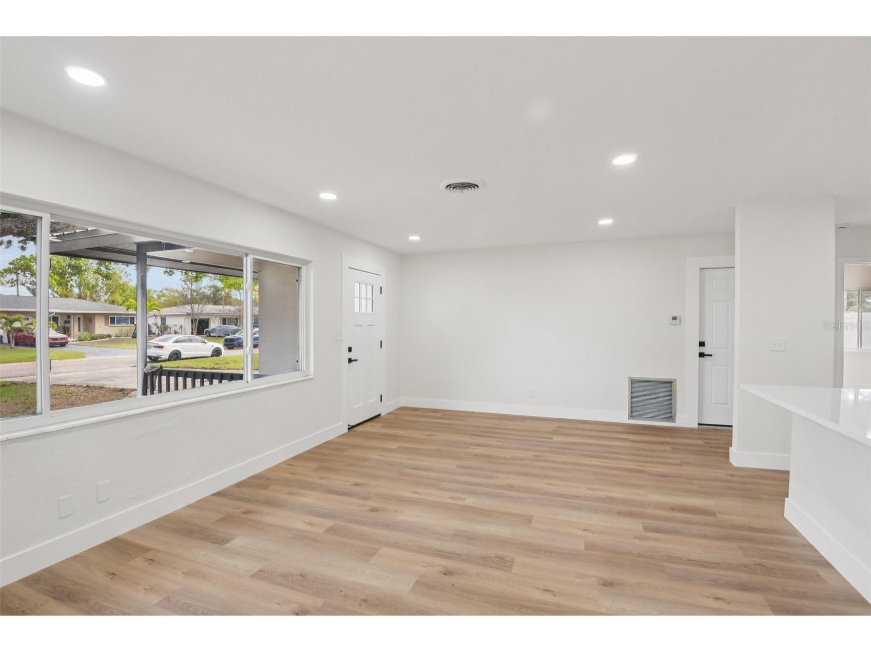 920 43rd Avenue NE Saint Petersburg FL 33703 TB8483798 image8