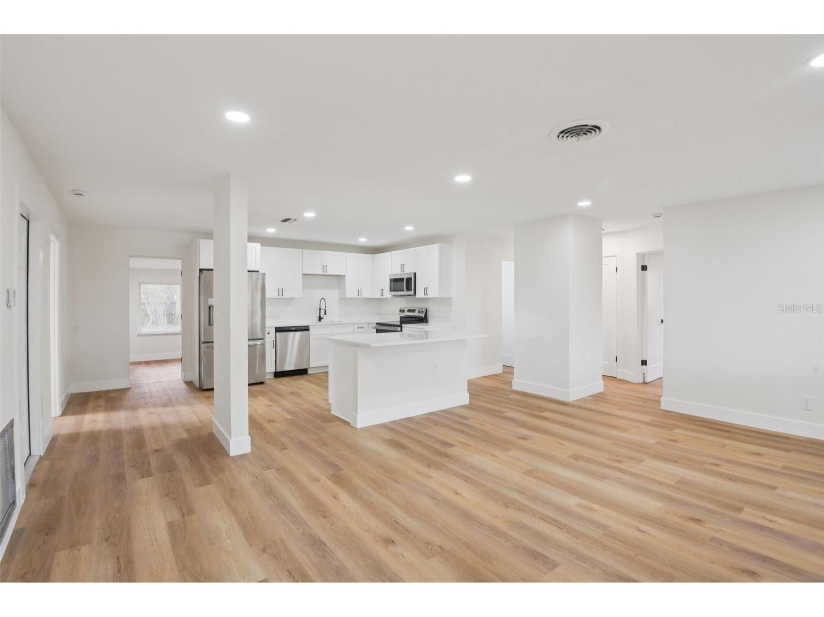 920 43rd Avenue NE Saint Petersburg FL 33703 TB8483798 image9