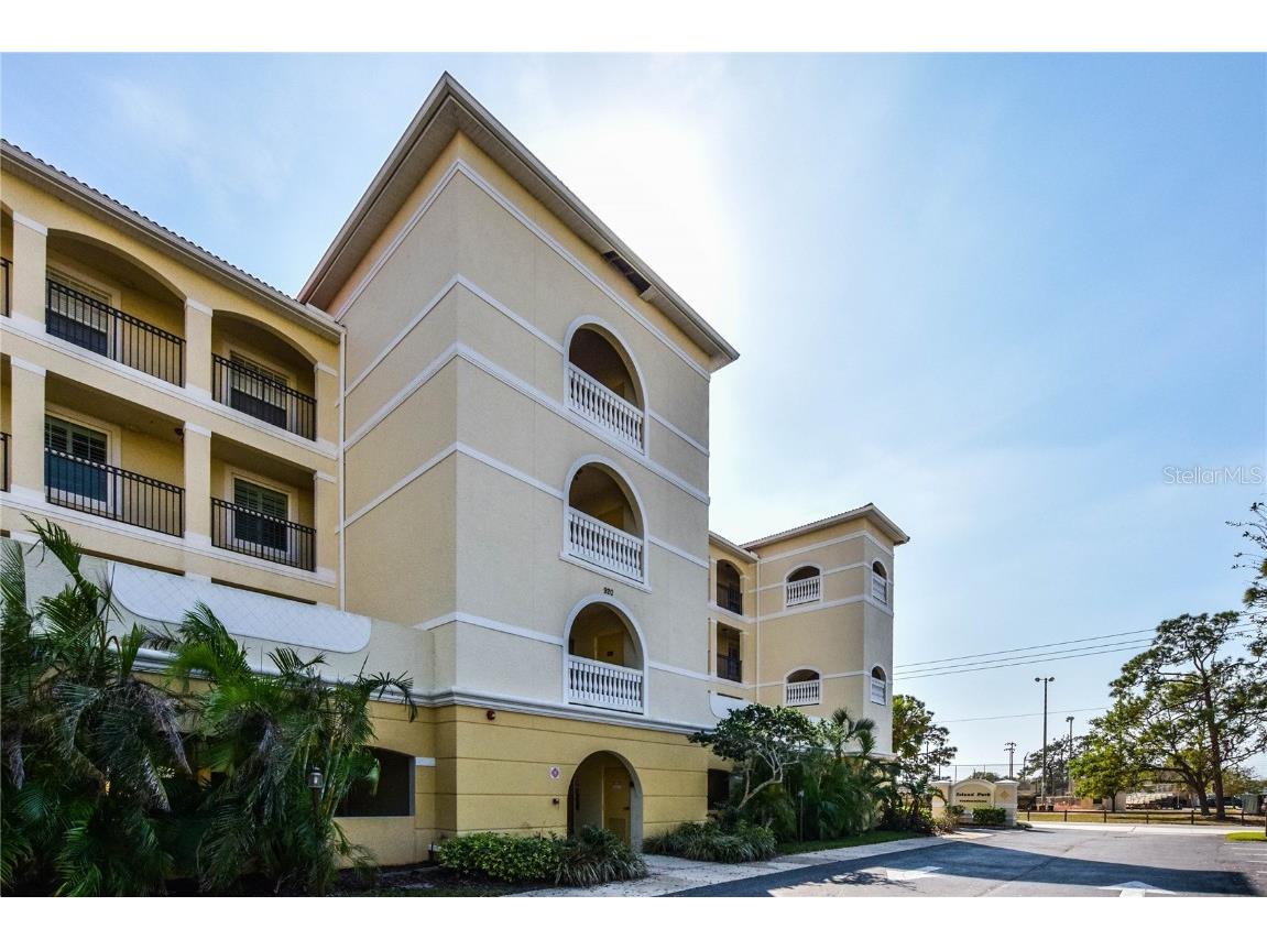 920 Cooper Street #203 Venice FL 34285 A4580102 image1