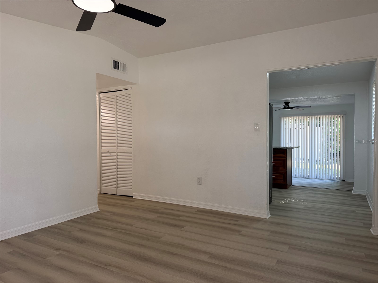 920 E 123rd Avenue Tampa FL 33612 TB8524991 image3