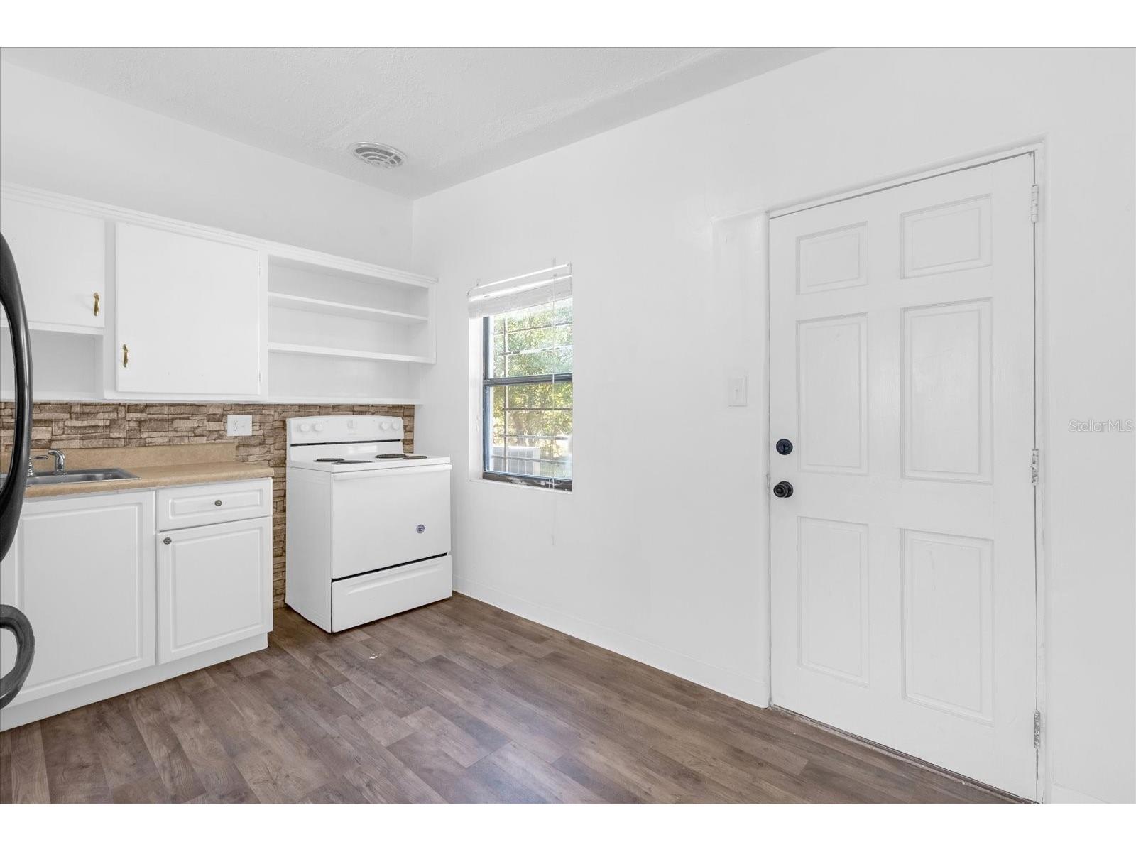 920 Hacienda Court Orlando FL 32808 O6380978 image7