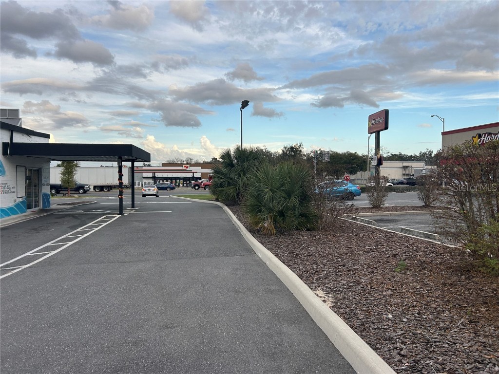 920 N Pine Avenue Ocala FL 34475 OM698093 image3