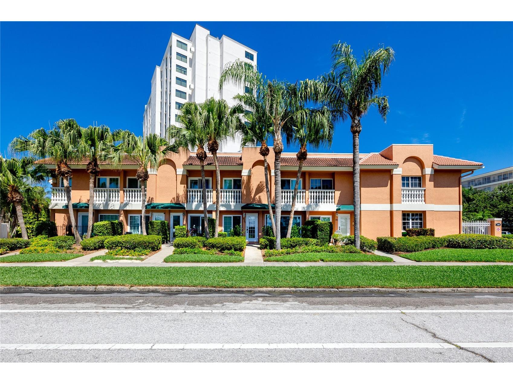 920 North Shore Drive NE Saint Petersburg FL 33701 TB8514271 image1