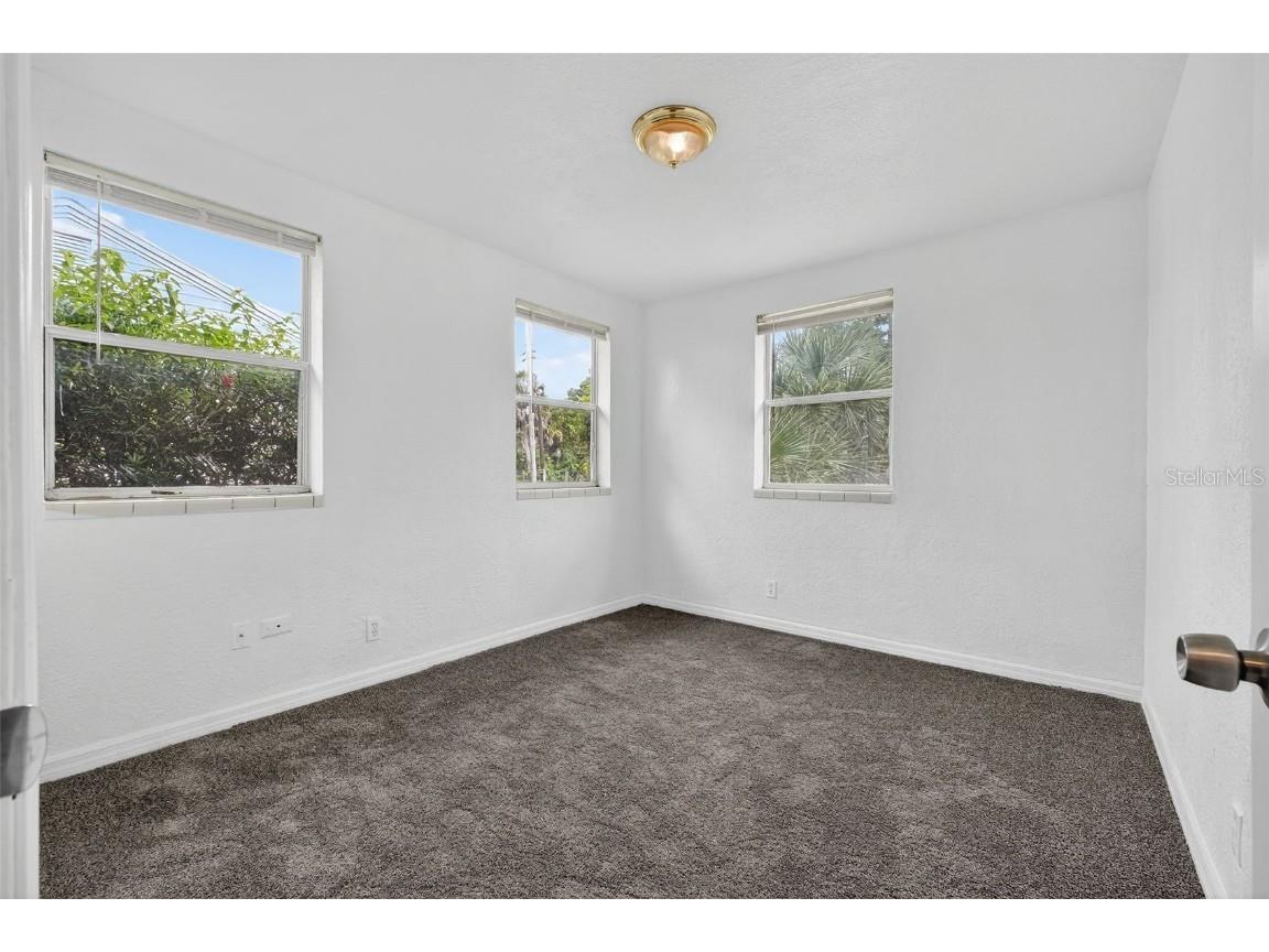 920 School Street Daytona Beach FL 32114 V4945201 image32