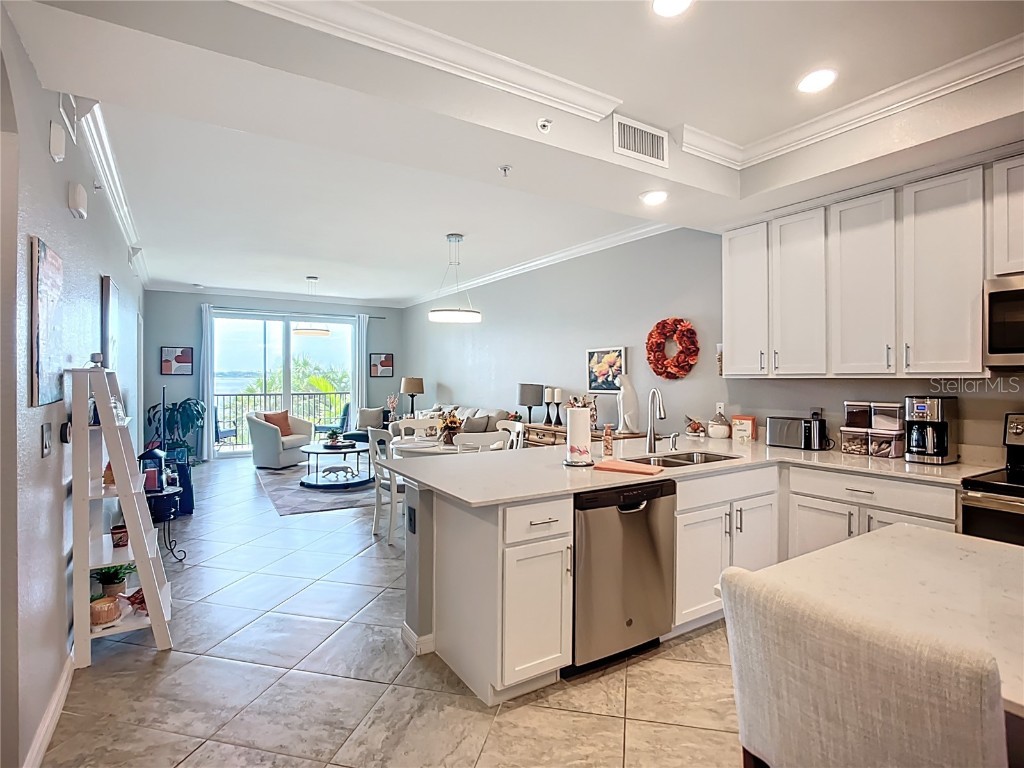 920 Tidewater Shores Loop #205 Bradenton FL 34208 TB8422080 image5