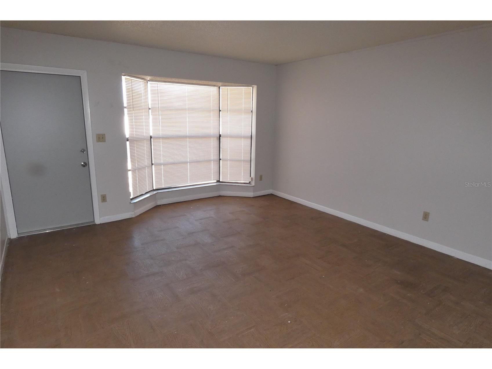 9201 7th Street N Saint Petersburg FL 33702 TB8479546 image5