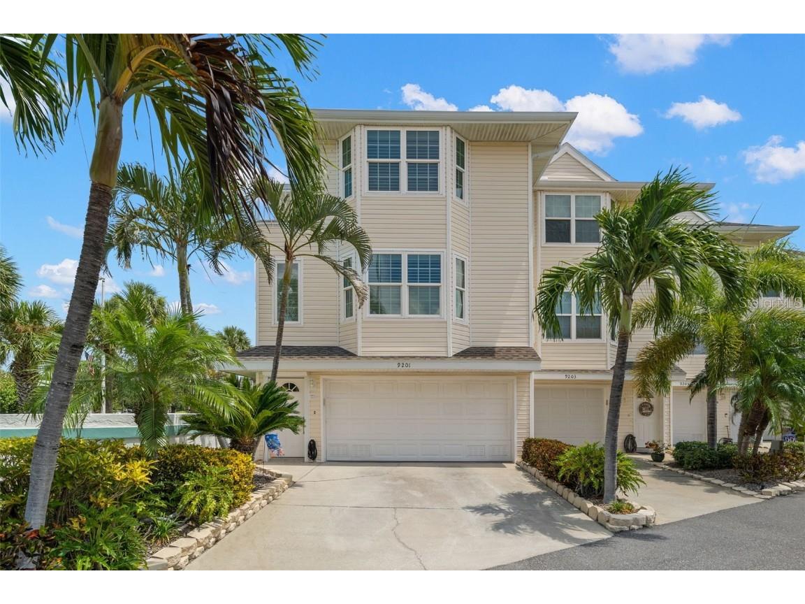 9201 Captiva Circle Saint Pete Beach FL 33706 - BOCA CIEGA BAY U8205128 image1