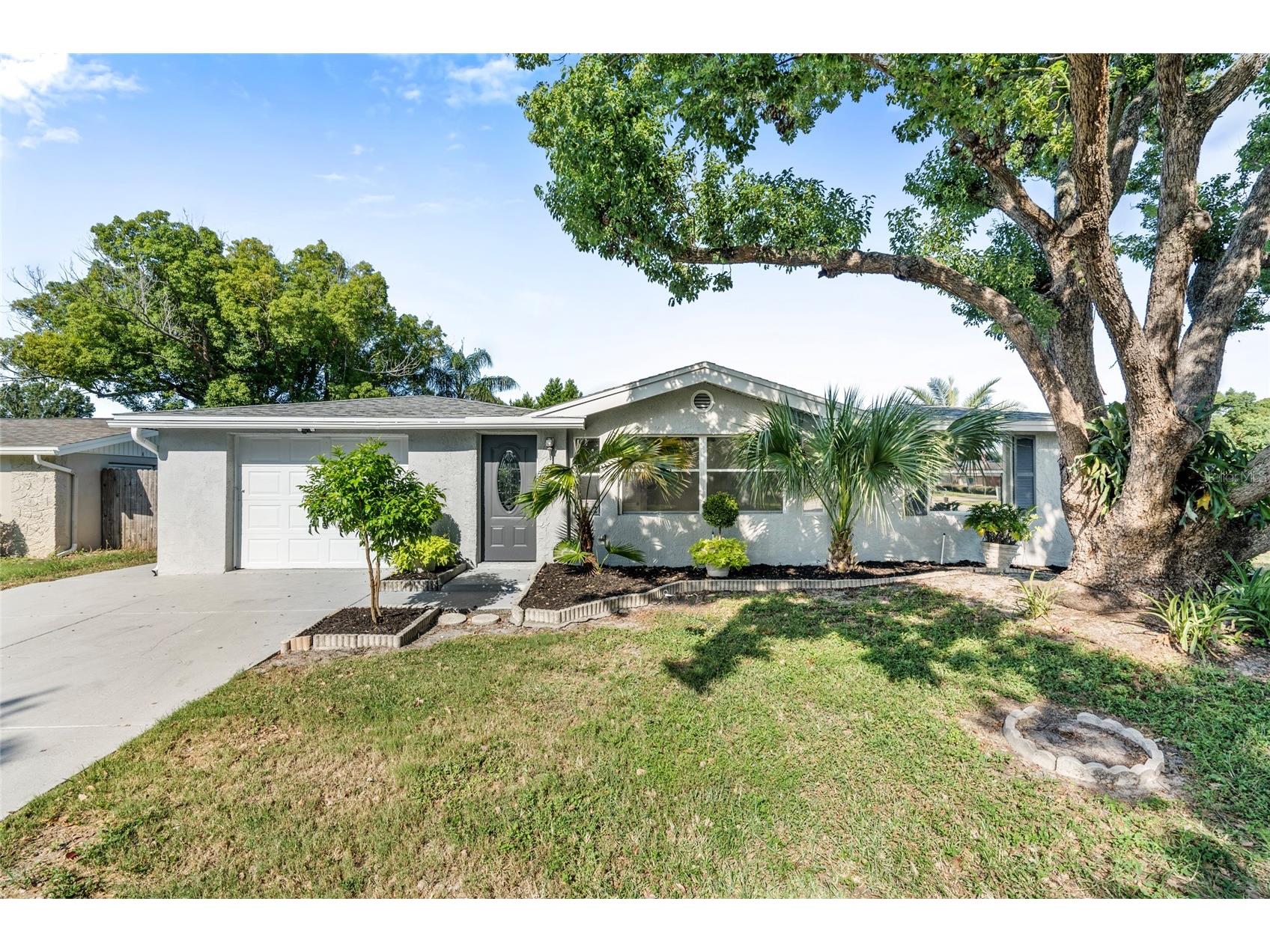 9201 Hunt Club Lane Port Richey FL 34668 W7882521 image1