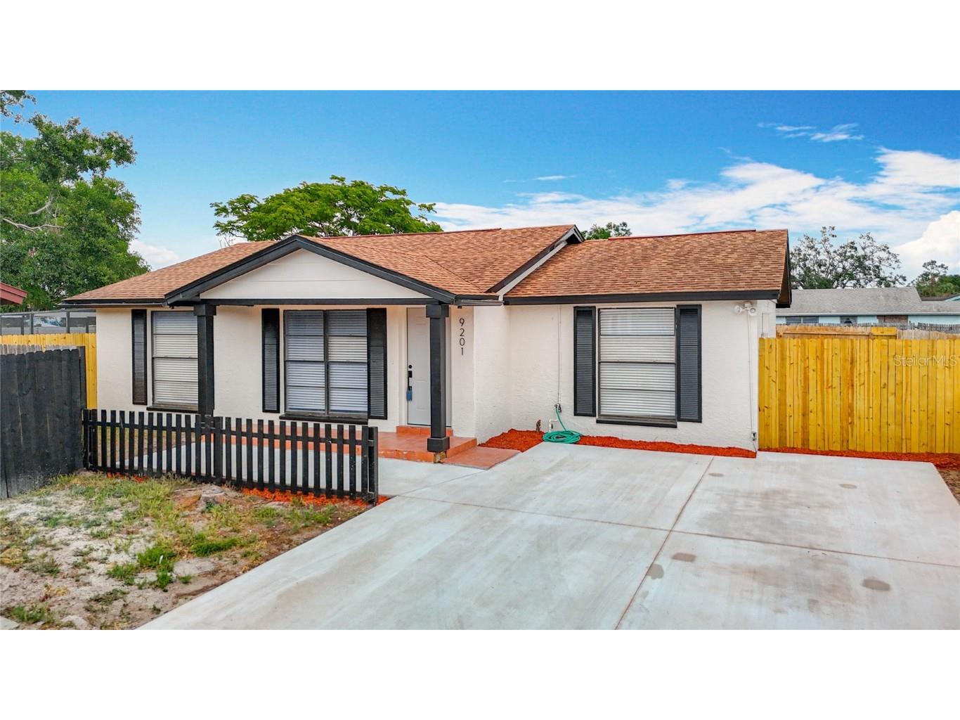 9201 Spy Glass Court Tampa FL 33615 TB8378772 image1