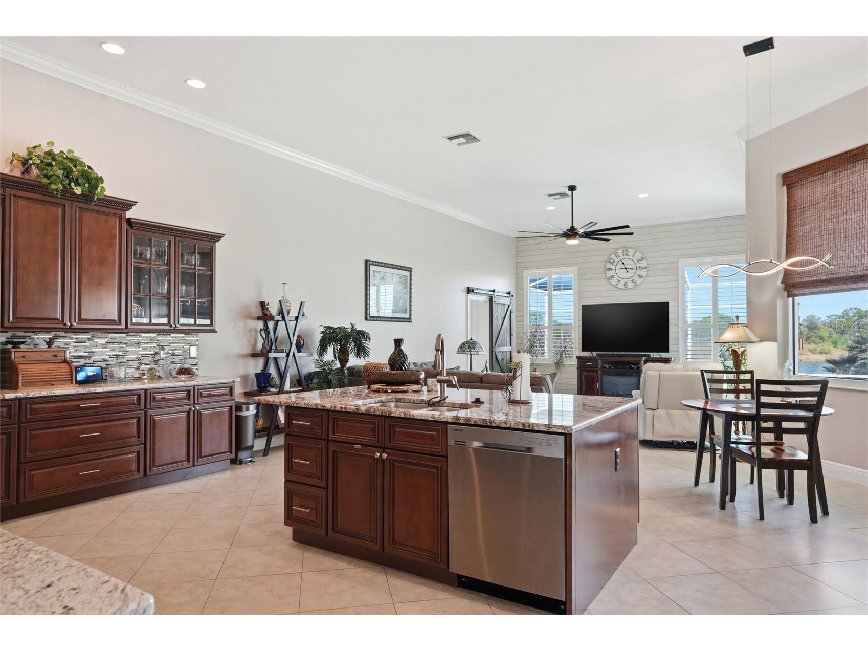 9203 Lake Cypress Loop Weeki Wachee FL 34613 W7884490 image23