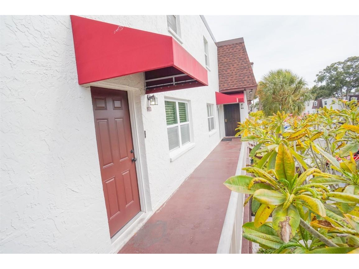 9205 Tudor Drive #C208 Tampa FL 33615 - DICK'S CREEK CANAL U8228516 image1