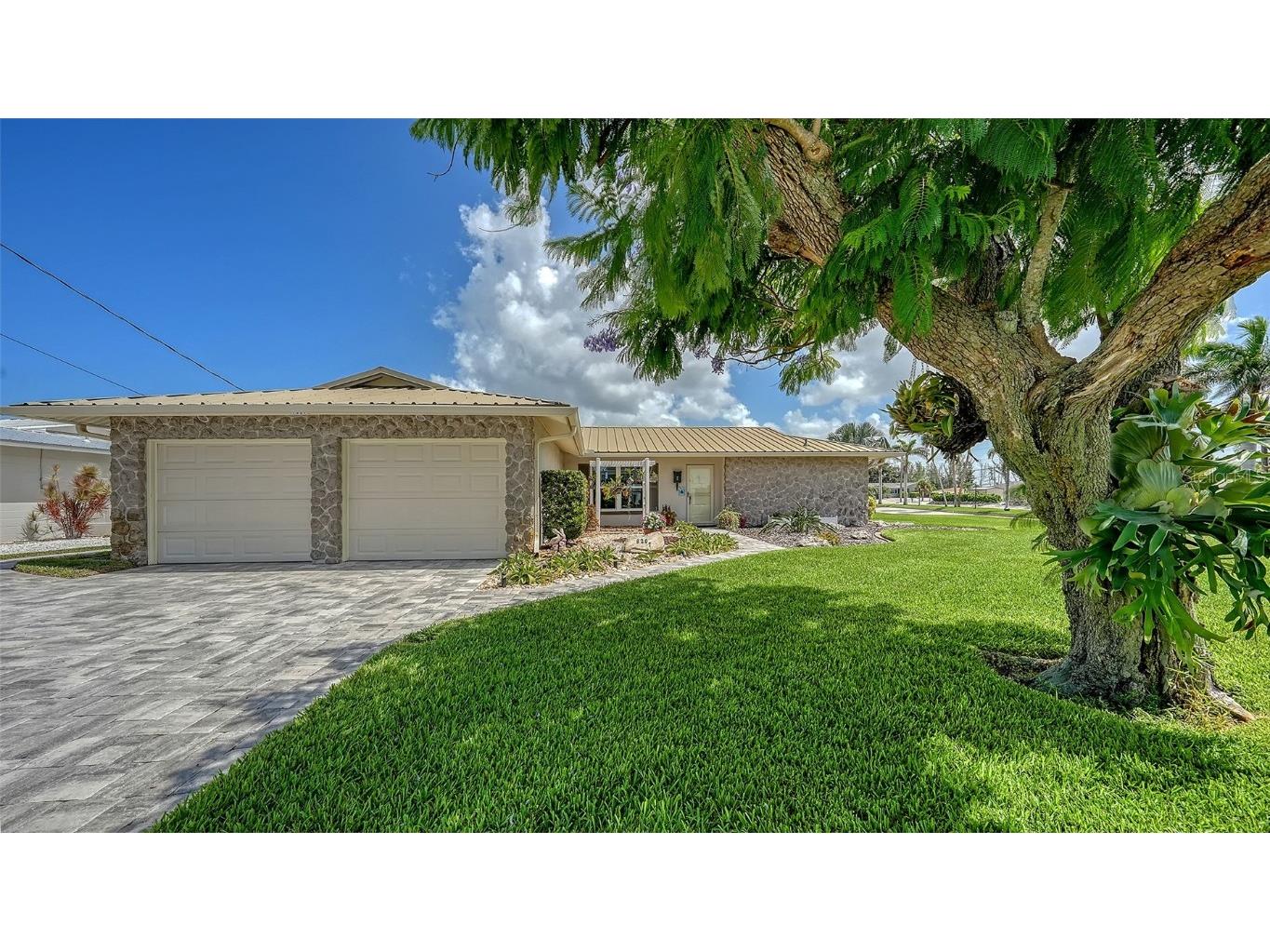 9207 Bimini Drive Bradenton FL 34210 A4660897 image1