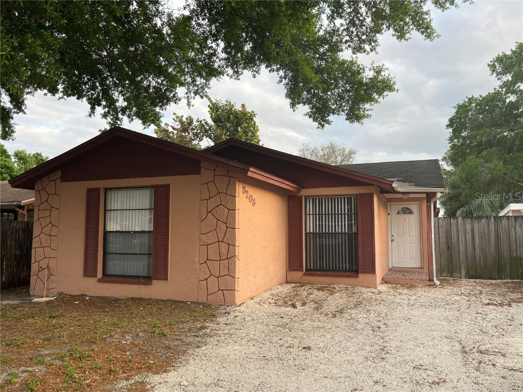 9208 Spy Glass Court Tampa FL 33615 U8237212 image1