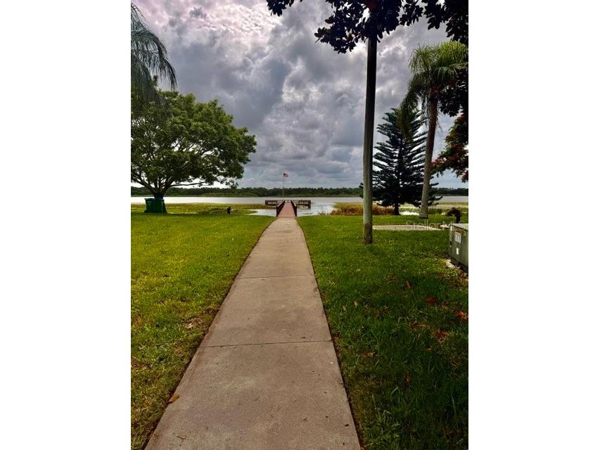 9209 Seminole Boulevard #68 Seminole FL 33772 - CONDOMINIUM LOCATED IN LAKE SEMINOLE S5149861 image3